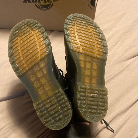 Women’s Dr. Martens 1460 Pascal size 8 - Picture 7 of 9